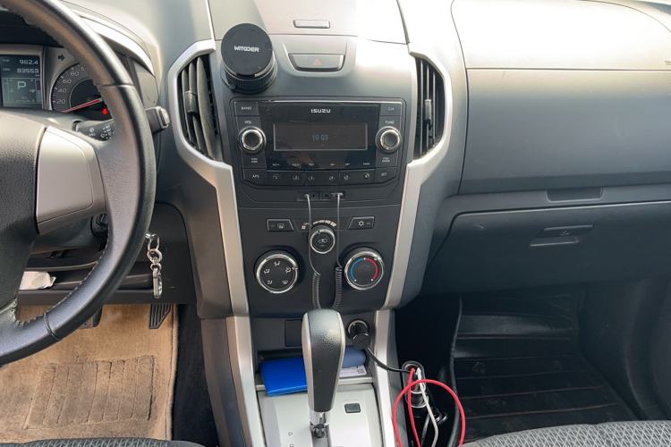 Used Isuzu mu-X 2015 2.5T Four-Wheel Drive Automatic Comfort Model 7 Seats