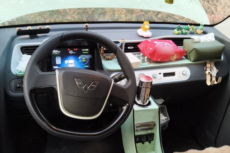 Used Wuling Hongguang MINIEV 2020 Enjoy Edition Lithium-Ion Battery Center Console