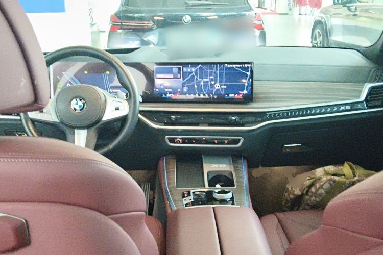 Used BMW X5 2023 xDrive 40Li M Sport Package