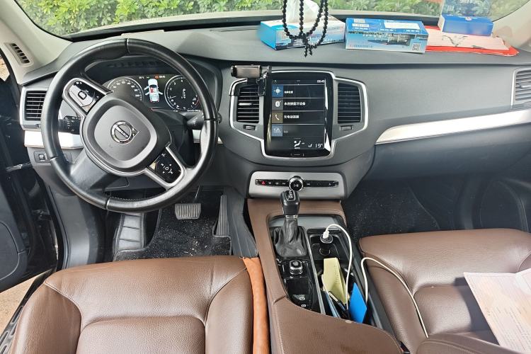 Used Volvo XC90 2019 T5 Zhiyi Edition 5-Seater China VI Standard Center Console