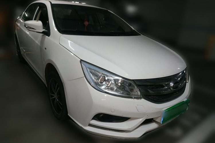 Used BYD Surui 2016 1.5L Manual Elite Edition Front Right 45 Deg