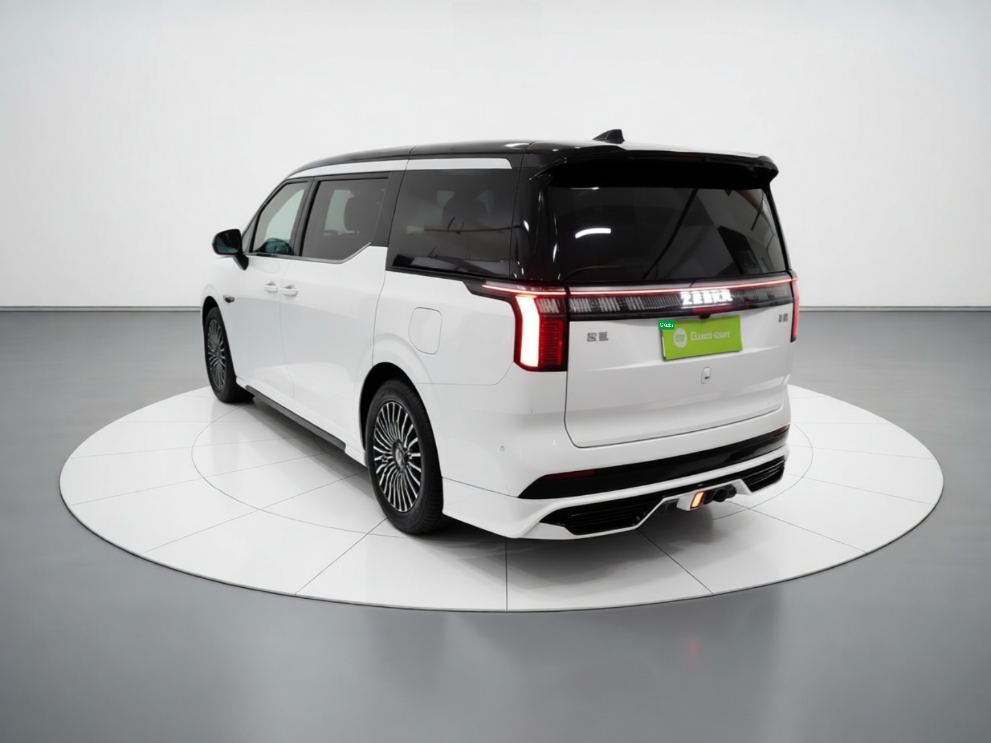 Zeekr 009 2024 7-Seater Aisle Version 108 kWh — снимка 4