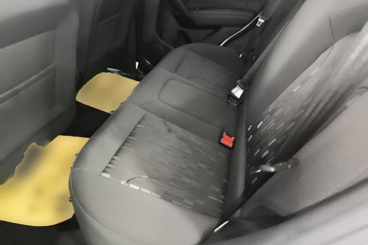 Used Haval H2 2018 Chuanxiang Edition 1.5T Manual Two-Wheel Drive Fashion Model China V Standard Left Rear Seat