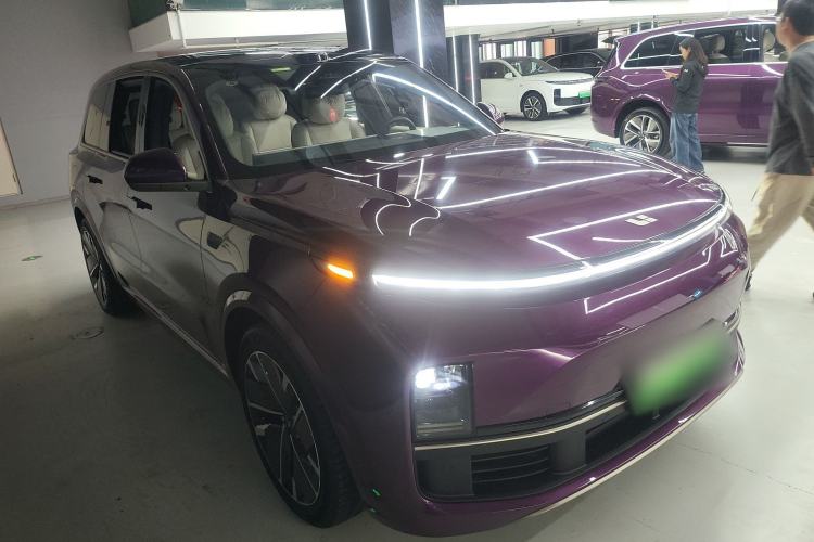 Used Li Auto L9 2025 Pro Smart Refreshed Edition Front Right 45 Deg