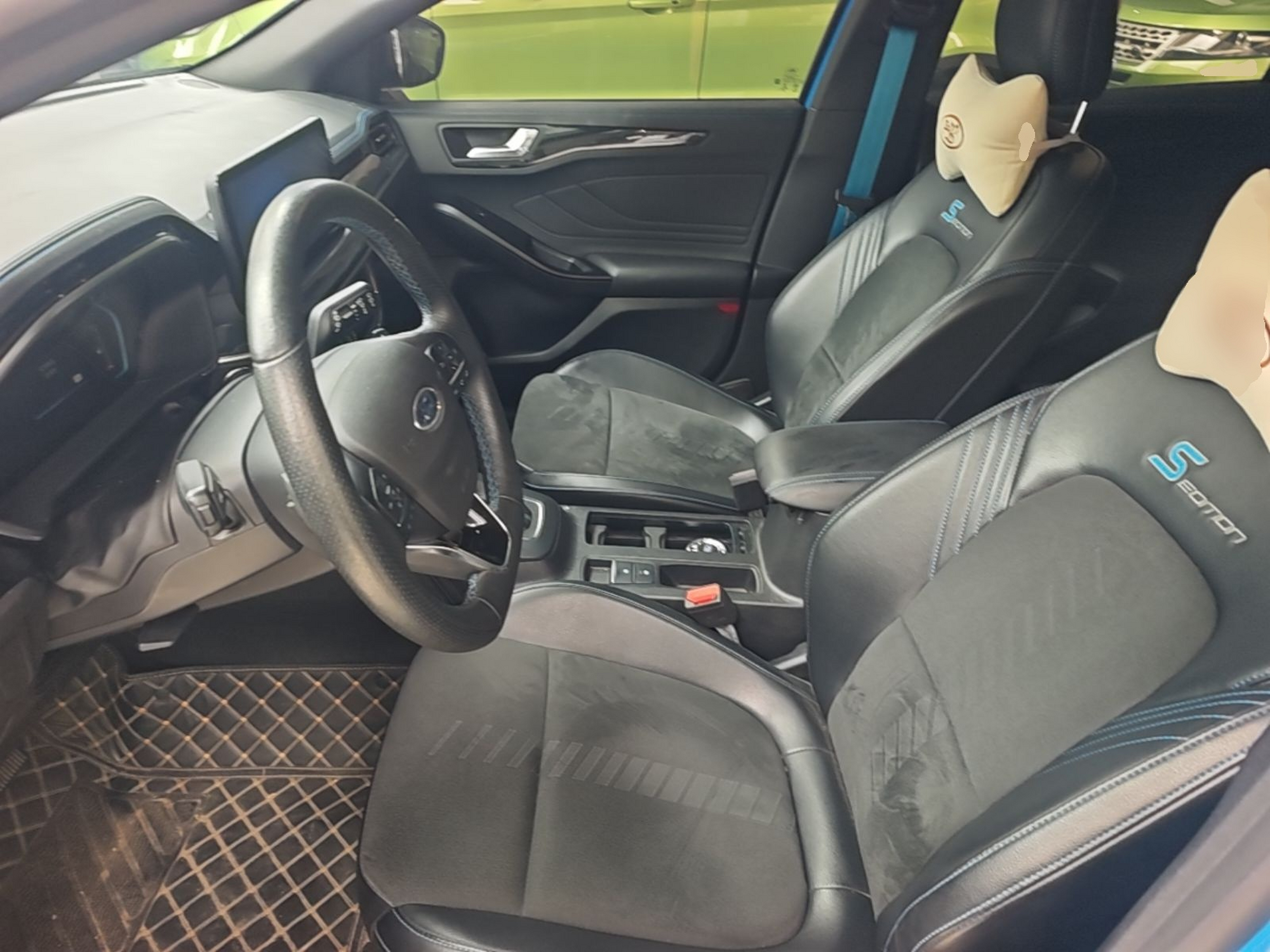 Interior delantero