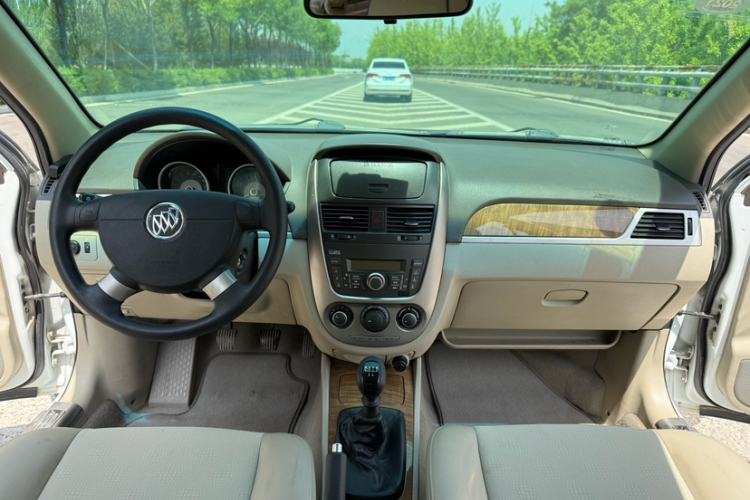 Used Buick Excelle 2015 1.5L Manual Classic Trim
