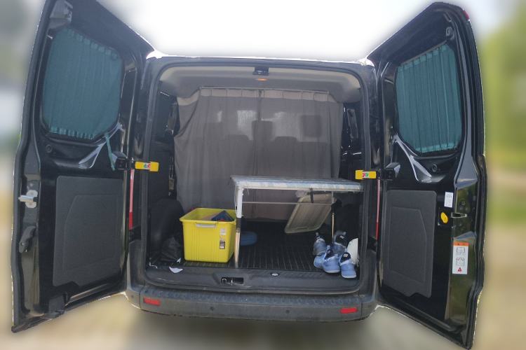 Used Ford Transit 2017 2.0T Diesel Multi-Purpose Commercial Vehicle Short Wheelbase Low Roof China V Standard