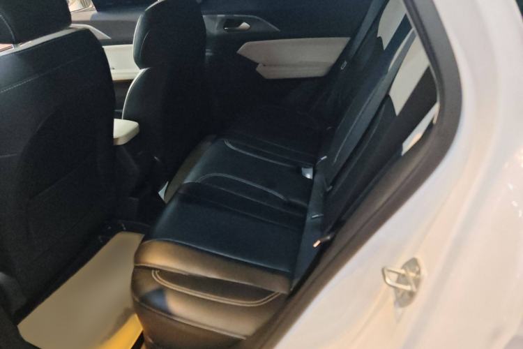 Used Geometry E Firefly 2024 301km Starlight Interior 1