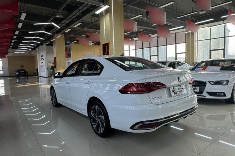 Used Volkswagen Bora 2023 300TSI DSG Prestige Edition Exterior 3