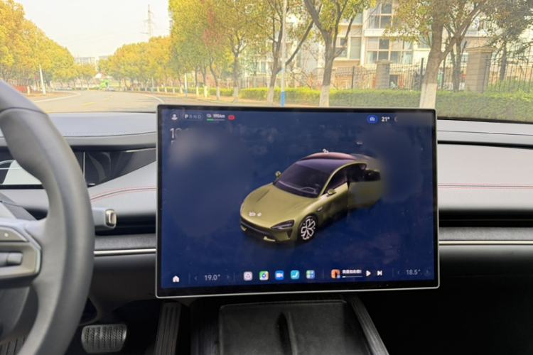 Used Xiaomi Auto SU7 2024 Rear-Drive Long-Range Intelligent Driving Version Interior 4