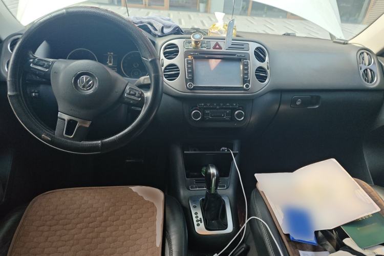 Used Volkswagen Tiguan 2012 1.8TSI Automatic All-Wheel Drive Fashion Edition Center Console