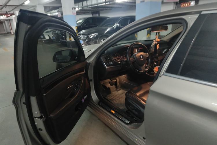 Used BMW 5 Series 2017 525Li Luxury Design Package Driver Seat