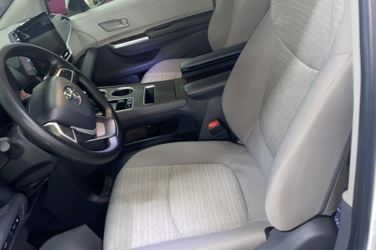 Used Toyota SIENNA 2023 2.5L Hybrid Comfort Edition Left Front Seat