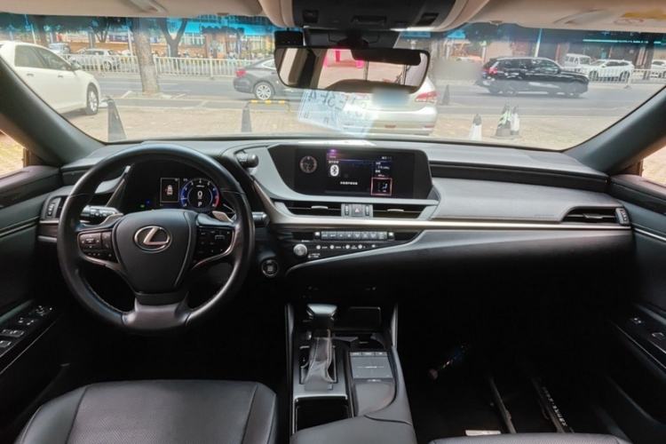 Used Lexus ES 2020 200 Excellence Edition
