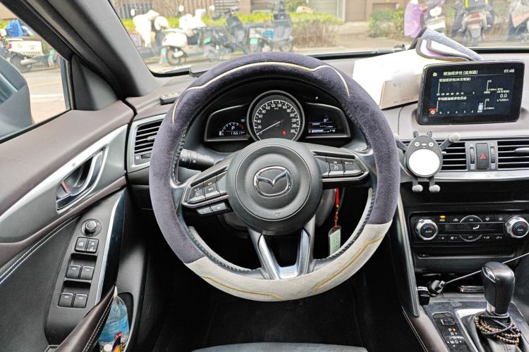 Used Mazda CX-4 2018 2.0L Automatic Two-Wheel Drive Blue Sky Premium Upgrade Version China V Standard