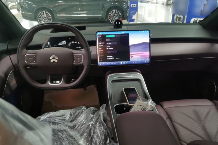 Used Nio ET5T 2025 100kWh Touring Center Console