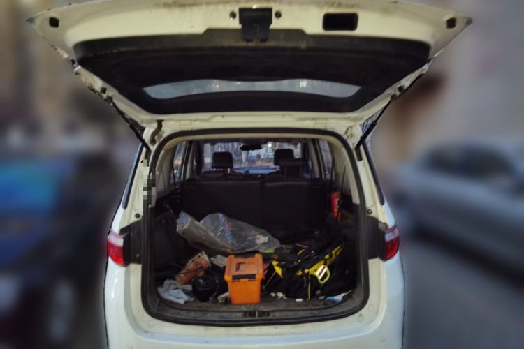 Used CHANGAN KAICHENG Oushang A600 2016 1.5L Manual Fashion 7-Seater Trunk