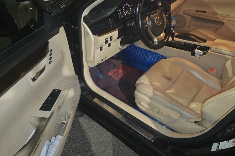 Used Lexus ES 2013 250 Mark Levinson Limited Edition
