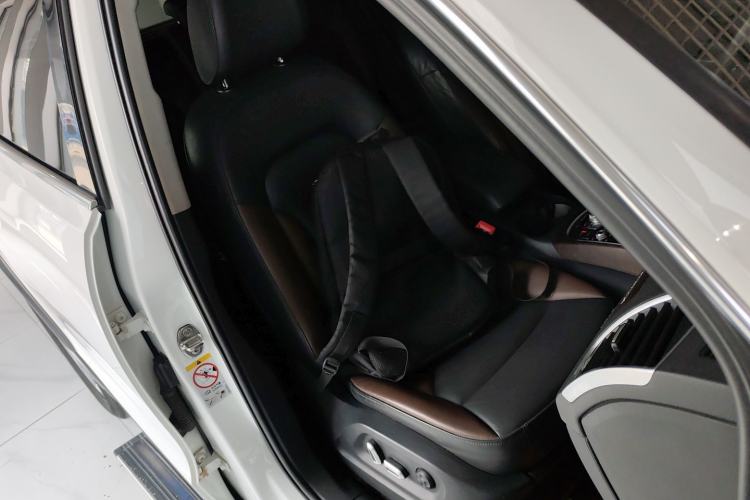 Used Audi Q5 2017 Plus 40 TFSI Comfort Model