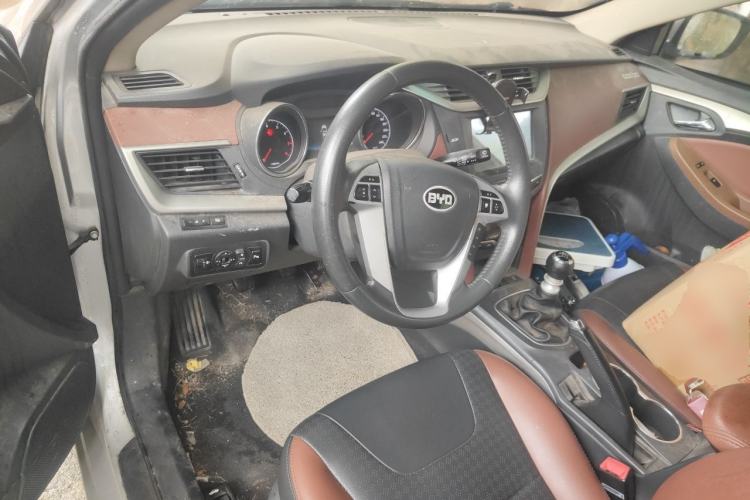 Used BYD G5 2014 1.5TI Manual Luxury Edition