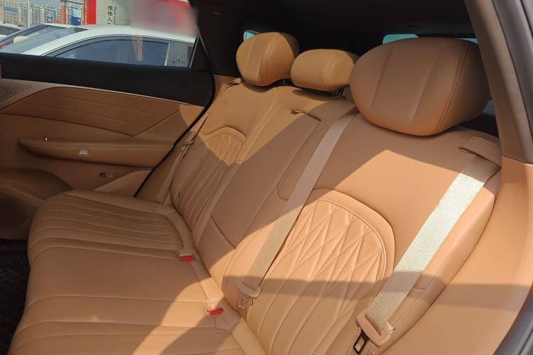 Used Dongfeng Aeolus L8 2025 Model 185KM Dream Edition Interior 4