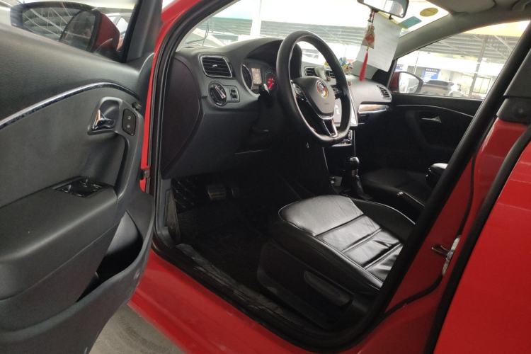 Used Volkswagen Polo 2014 1.6L Automatic Luxury Edition
