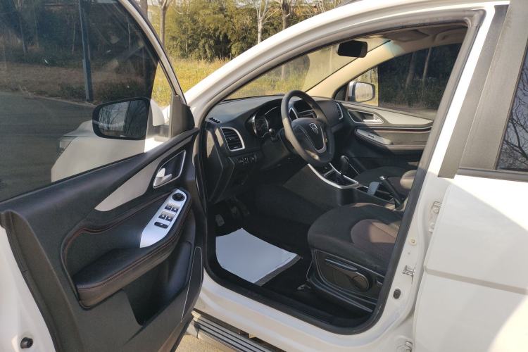 Used Baojun 560 2016 1.8L Manual Comfort Edition