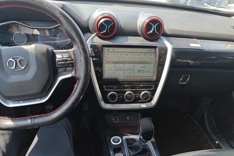 Used BAIC Off-Road BJ20 2016 1.5T Manual Elite Edition Center Console