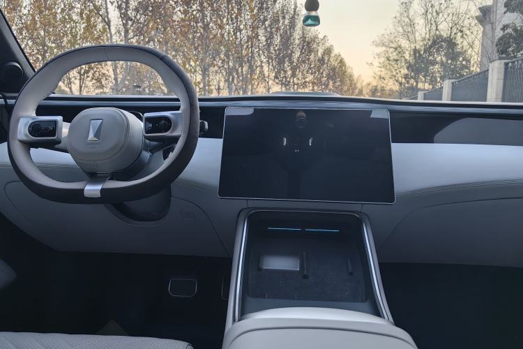 Used Avatr 11 2023 Ultra-Long Range Single-Motor Version 4 Seats
