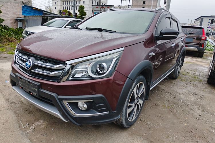 Used Venucia T70X 2016 2.0L CVT SmartFun Sport Edition