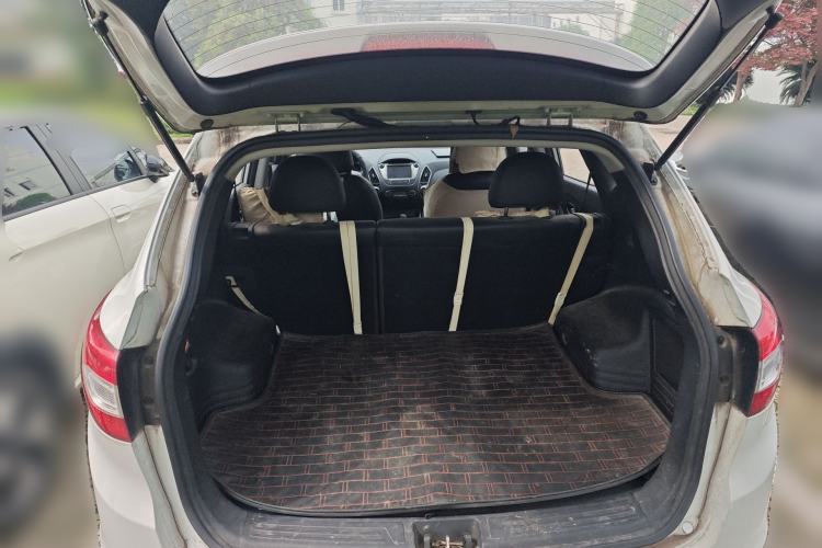 Used Hyundai ix35 2013 2.0L Automatic Two-Wheel Drive Smart GLS China IV Standard Trunk