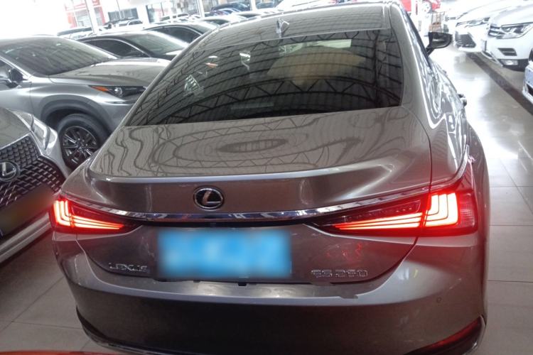 Used Lexus ES 2022 260 Excellence Edition
