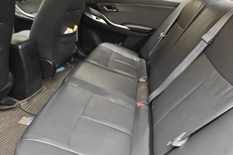 Used Zotye Z300 2014 1.5L Urban Edition Manual Luxury Model
