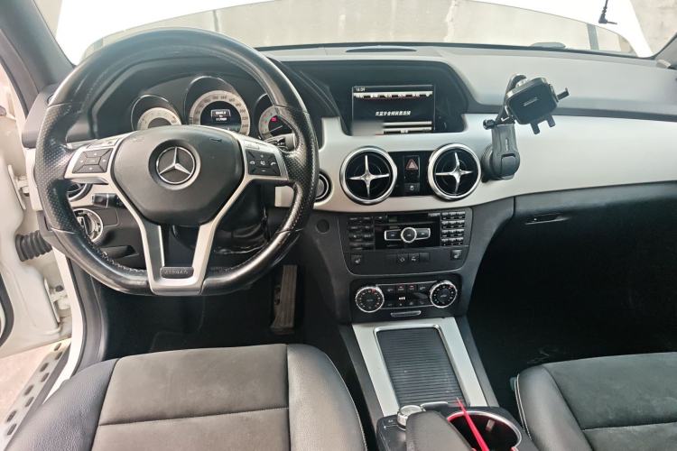 Used Mercedes-Benz GLK-Class 2015 GLK 300 4MATIC Fashion Edition Ultimate Version Center Console