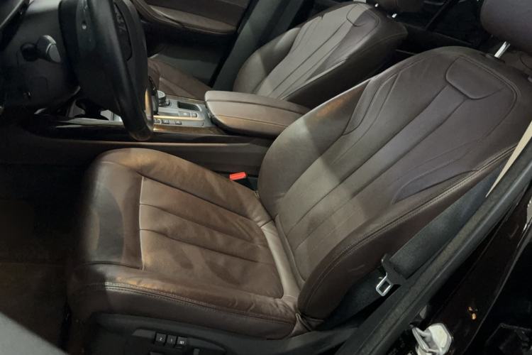 Used BMW X5 2015 xDrive28i Interior 2