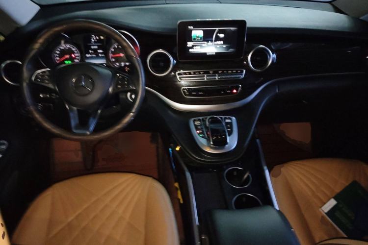 Used Mercedes-Benz V-Class 2017 V 260 Avantgarde Edition
