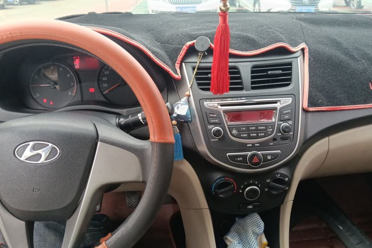 Used Hyundai Verna (older generation) 2014 1.4L Manual Smart GLS Trim