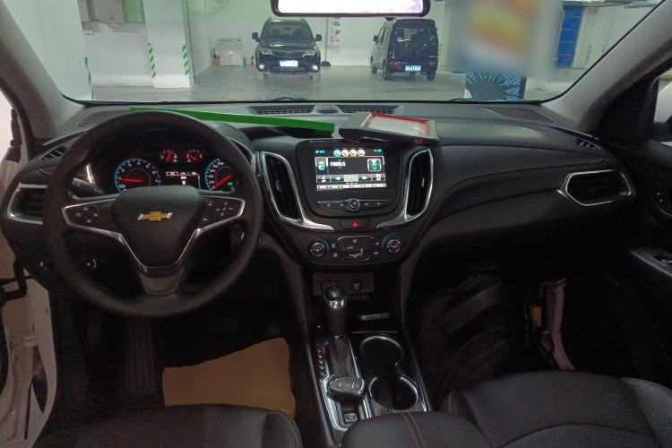 Used Chevrolet Equinox 2019 535T Automatic Chijie Edition China VI Center Console