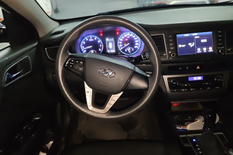 Used Hyundai Mistra 2016 1.8L Automatic Smart GLS
