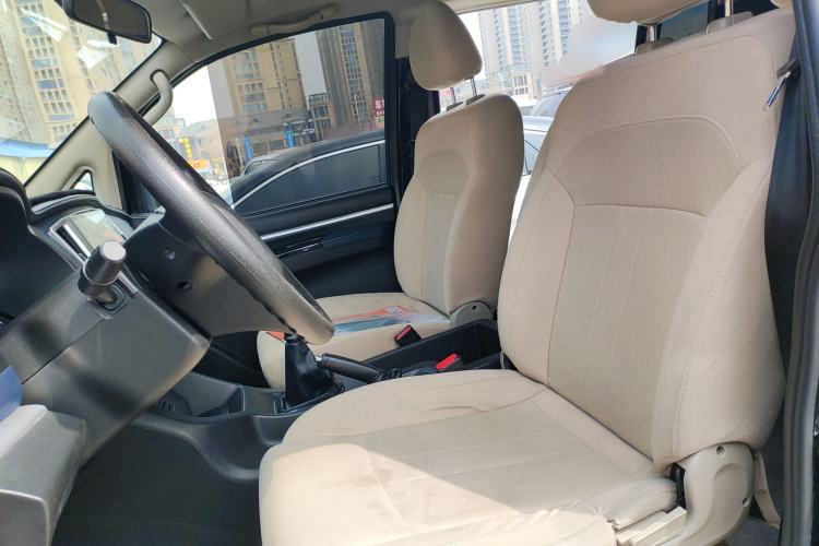 Used FORTHING Lingzhi 2022 M5L 1.6L Utility Model 7 Seats
