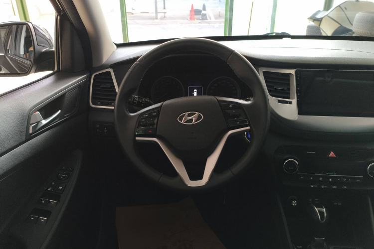 Used Hyundai Tucson 2015 1.6T Dual-Clutch Two-Wheel-Drive Smart Model
