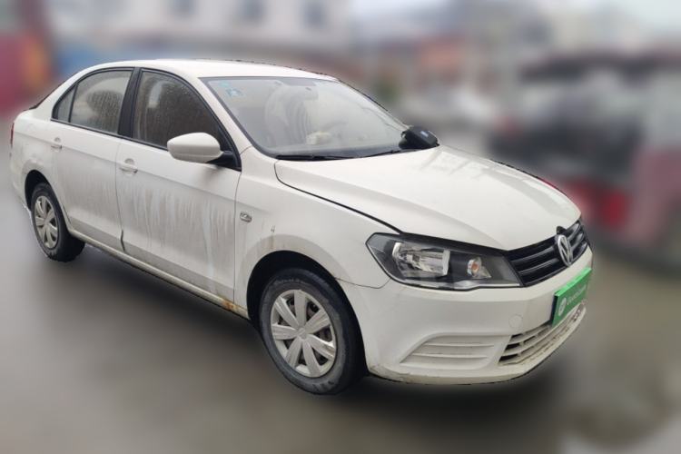 Used Volkswagen Jetta 2015 Value Edition 1.6L Manual Fashionable Style Front Right 45 Deg