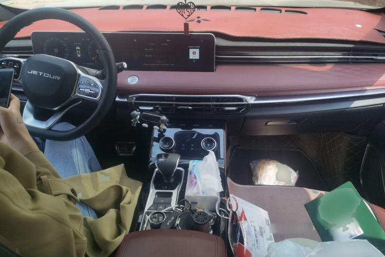 Used JETOUR X70 PLUS 2023 1.6T DCT Stronger PLUS 5-seater
