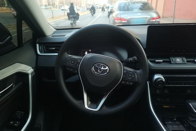 Used Toyota RAV4 2024 2.0L CVT Two-Wheel Drive Fashion Plus Edition
