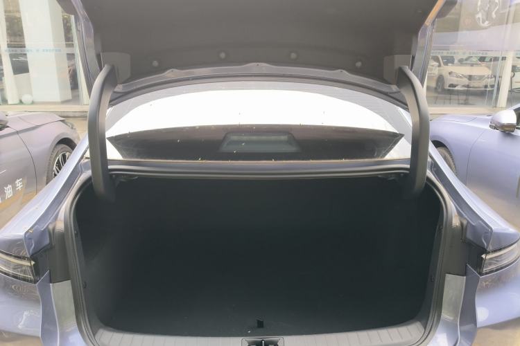 Used Nissan N6 2026 Model 180 Max Trunk