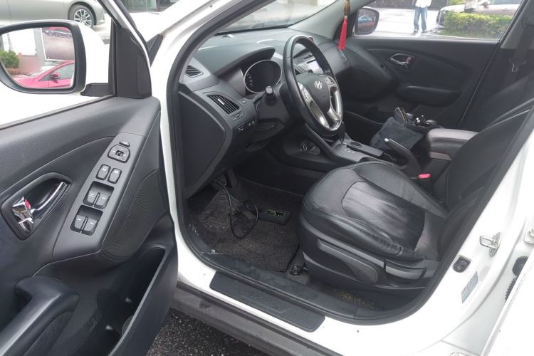 Used Hyundai ix35 2013 2.0L Automatic Two-Wheel Drive Smart GLS China IV Standard Driver Seat
