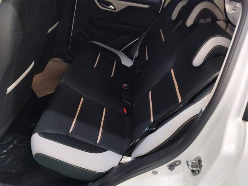 Used JAC Yiwei E10X 2024 Charming Edition 301km Lite — 16