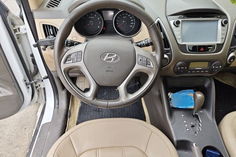 Used Hyundai ix35 2012 2.0L Automatic Two-Wheel Drive Elite Edition GLS Steering Wheel