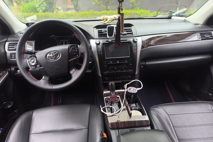 Used Toyota Camry 2016 Dual-Engine 2.5 HG 10th Anniversary Deluxe Navigation Edition