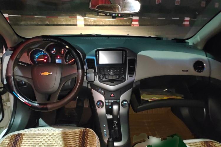 Used Chevrolet Cruze 2012 1.6L SL Grand Edition Automatic Center Console